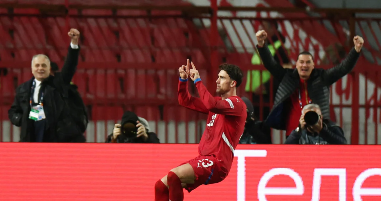 Du&scaron;an Vlahović slavi gol protiv Austrije