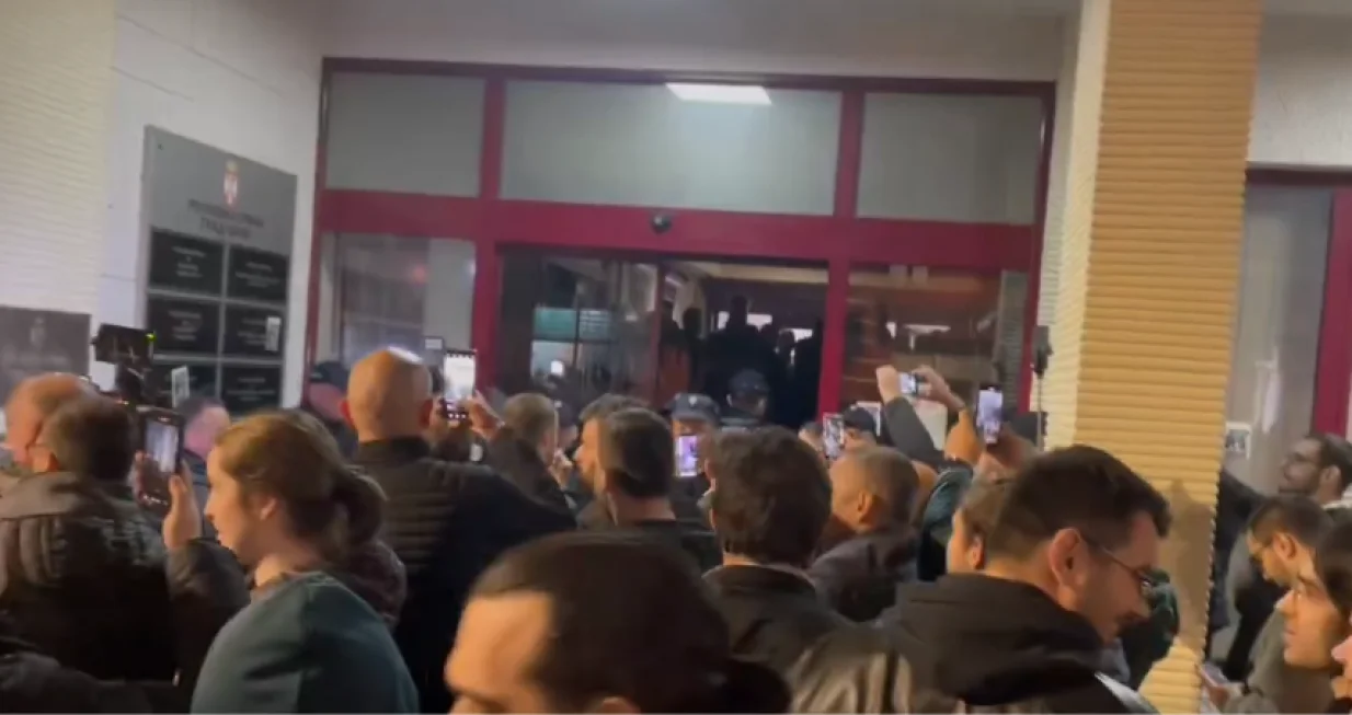 protest, čačak, srbija, skupština, građani/Screenshot