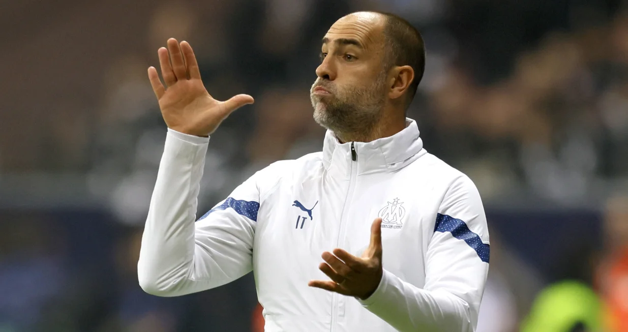epa10267691 Marseille head coach Igor Tudor gestures on the touchline during the UEFA Champions League group D soccer match between Eintracht Frankfurt and Olympique Marseille in Frankfurt am Main, Germany, 26 October 2022. EPA/RONALD WITTEK