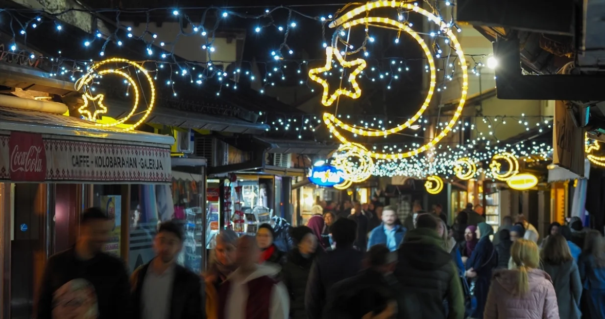 Sarajevo, okićeno Sarajevo povodom ramazana, ramazan u Sarajevu, Baščaršija/Anadolija/