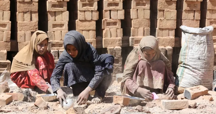 Djeca rade u te&scaron;kim uslovima/Anadolija/