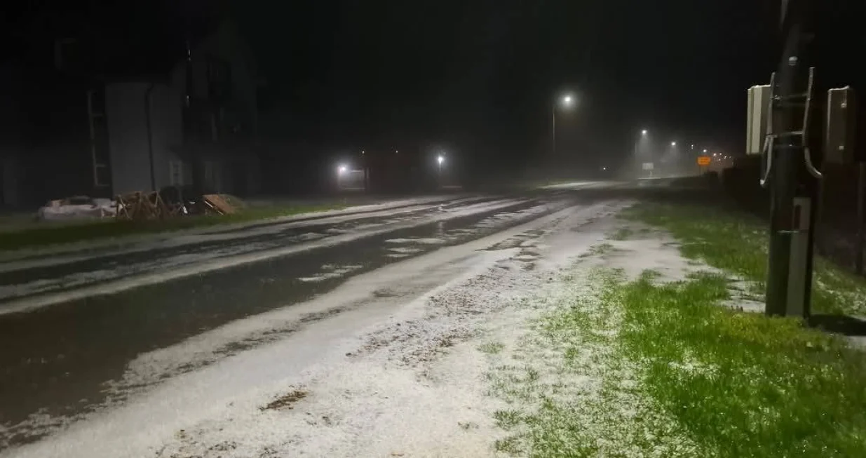 Nevrijeme pogodilo Bosanski Novi, grad/Radio Novi Grad