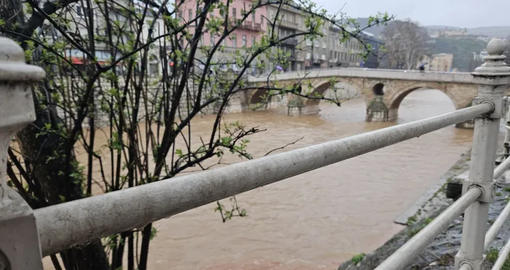 I vodostaj Miljacke je u porastu/Lejla Sofradžija 