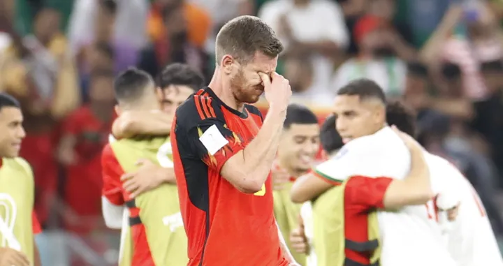 epa10332501 Jan Vertonghen of Belgium reacts after the FIFA World Cup 2022 group F soccer match between Belgium and Morocco at Al Thumama Stadium in Doha, Qatar, 27 November 2022. EPA/Rungroj Yongrit