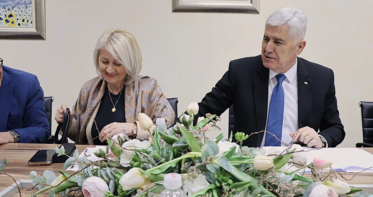 MOSTAR, 28. ožujka (FENA) - Sjednica Predsjedništva Hrvatskog narodnog sabora Bosne i Hercegovine počela je sa radom.(Foto FENA/Mario Obrdalj)/Mario Obrdalj