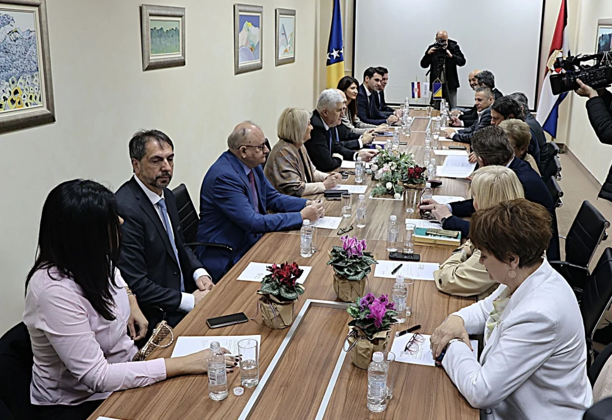 MOSTAR, 28. ožujka (FENA) - Sjednica Predsjedništva Hrvatskog narodnog sabora Bosne i Hercegovine počela je sa radom.(Foto FENA/Mario Obrdalj)/Mario Obrdalj