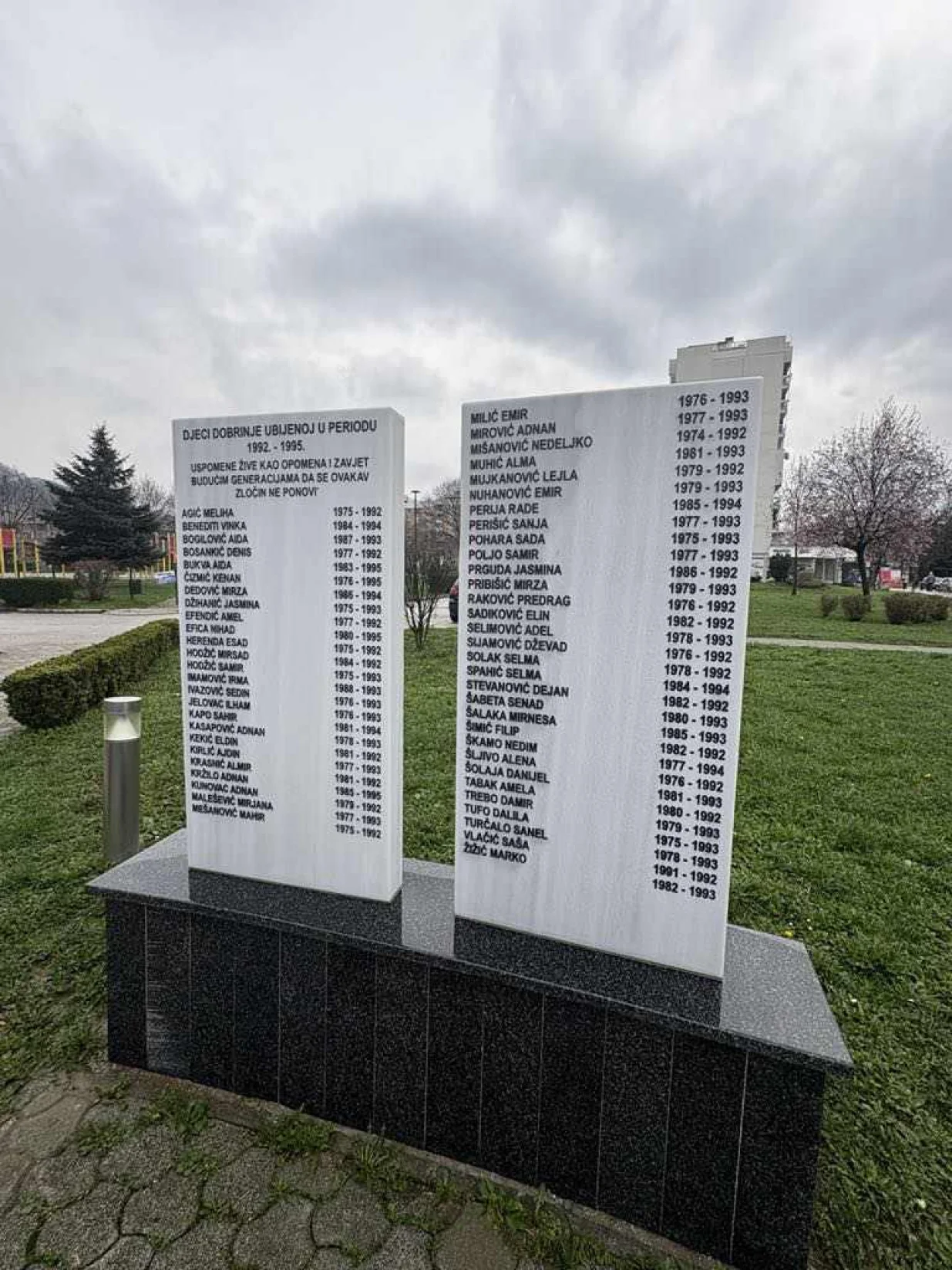 Spomenik ubijenoj djeci Dobrinje/Andrej Bjeloš