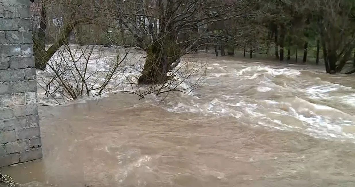 Porast vodostaja rijeke Krivaja u Olovu/Screenshot