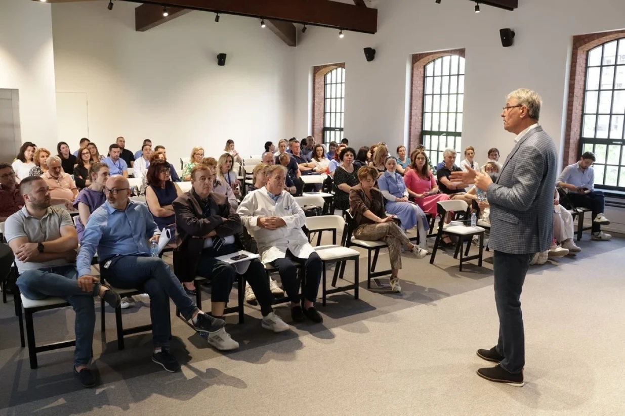 : dr_Begovic_ASA_Institut.jpg/