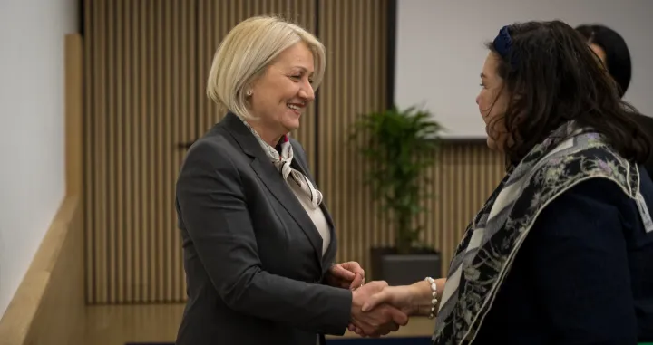 posjetom izaslanice Pierce/