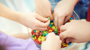 djeca slatkiši/Mediaphotos