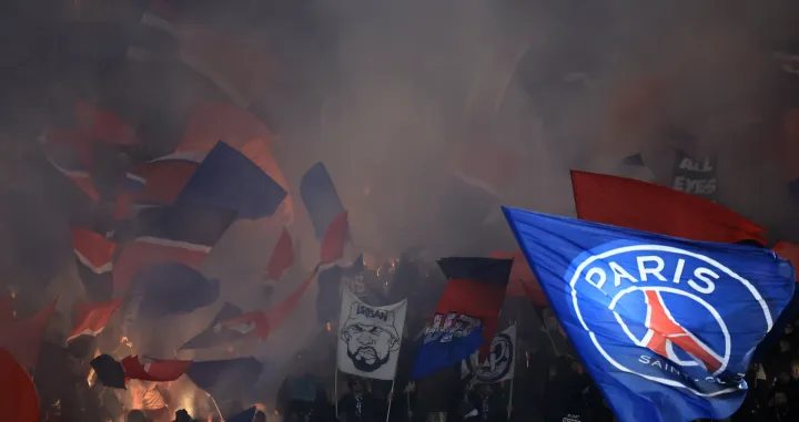 epa10369037 PSG's fans cheer for their team prior to the UEFA Champions League women's soccer match between Paris Saint Germain and Real Madrid in Paris, France, 16 December 2022. EPA/CHRISTOPHE PETIT TESSON