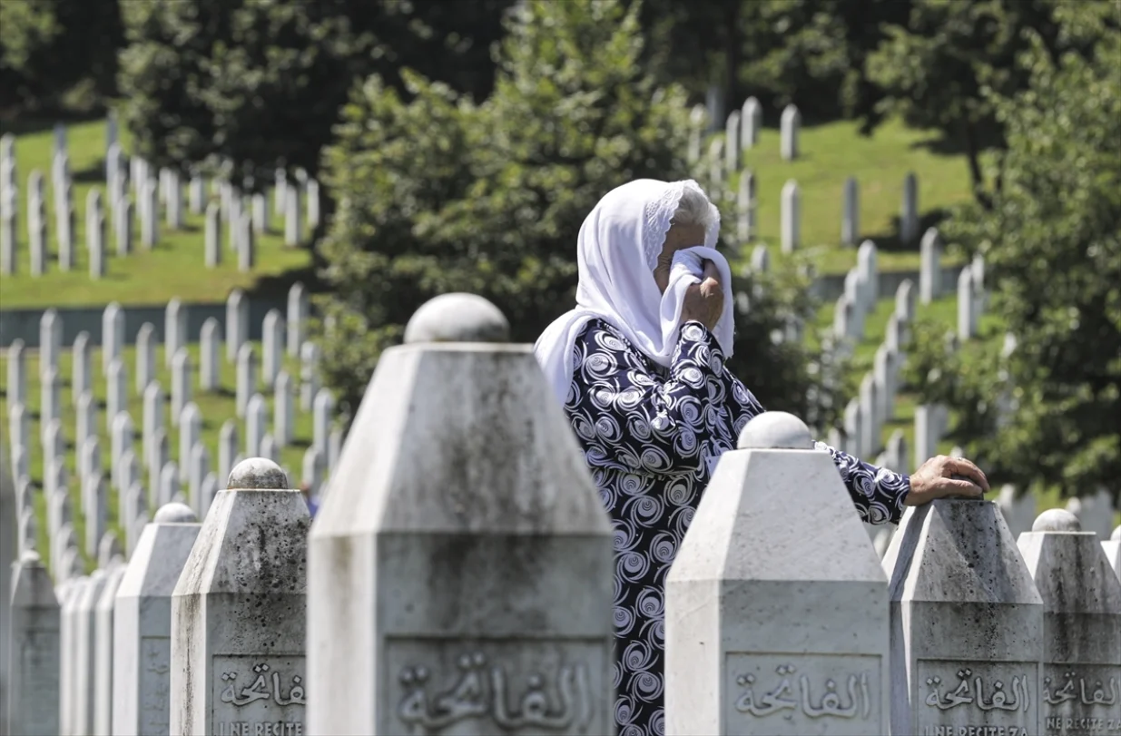 majke potočari mezari/Anadolija/