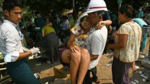 Sagaigang, Mijanmari - 28. mart 2025:Vatrogasna služba i medicijski timovi Mjanmara nastavlja hitne operacije potrage i spašavanja nakon snažnog zemljotresa magnitude 7,7 u Sagaingu u centralnom Mjanmaru koji je iza sebe ostavio najmanje 28 mrtvih, a 81 osoba je zarobljena ispod ruševina (Crveni krst Mijanmara - Anadolu Agency)/