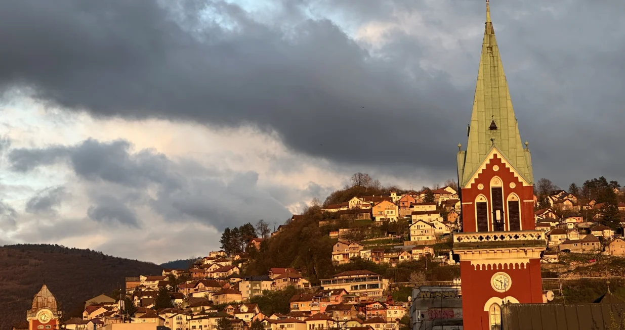 Sunce obasjalo Sarajevo/Amir Papić