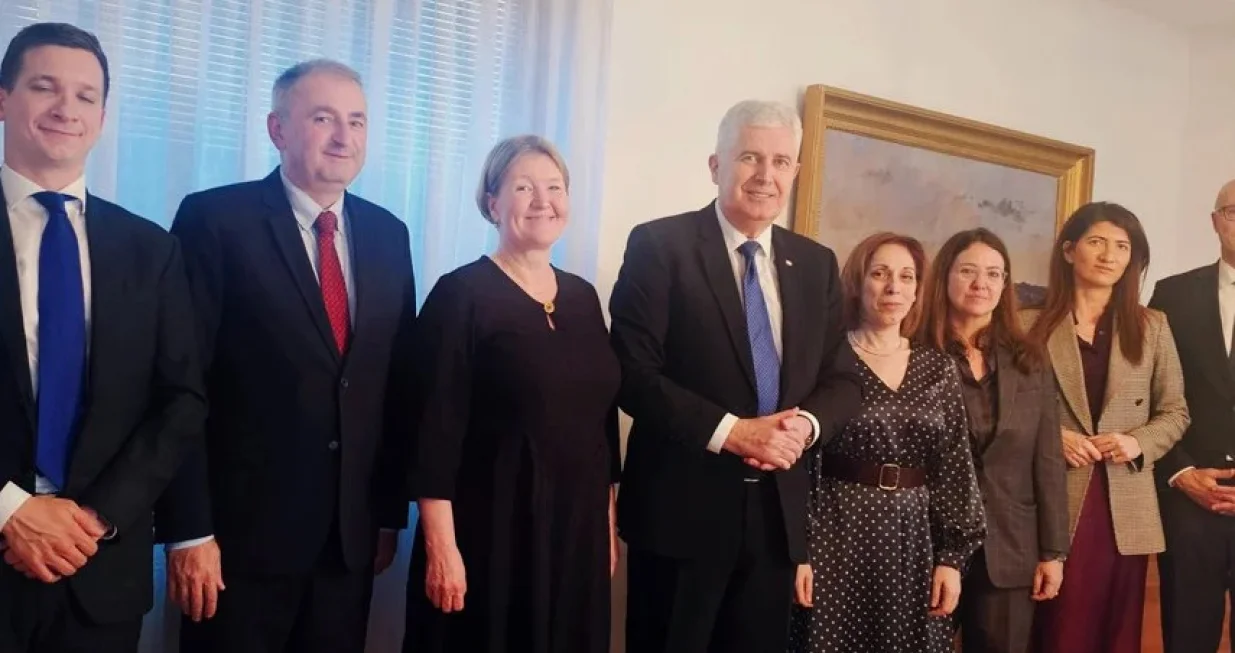 Čović sa ambasadorima/Hdz Bih