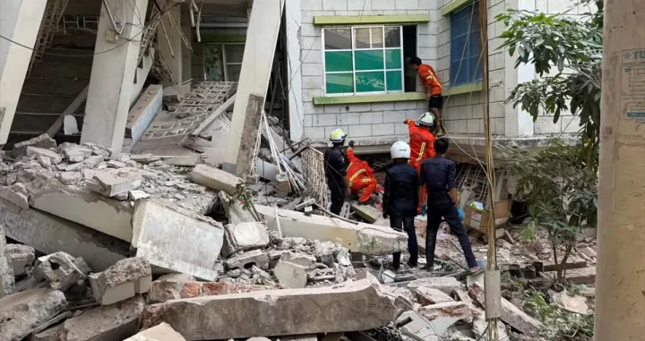 Vatrogasna služba Mjanmara nastavlja hitne operacije potrage i spašavanja nakon snažnog zemljotresa magnitude 7,7 u Sagaingu u centralnom Mjanmaru koji je iza sebe ostavio najmanje 28 mrtvih, a 81 osoba je zarobljena ispod ruševina//