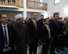 Član Predsjedništva BiH dr. Denis Bećirović klanjao je bajram-namaz u džamiji šehida Mehmeda ef. Hajrića u Žepi//