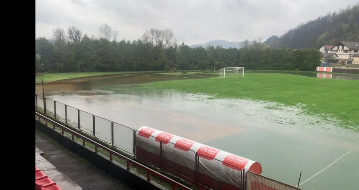 Stadion Mlakve pod vodom