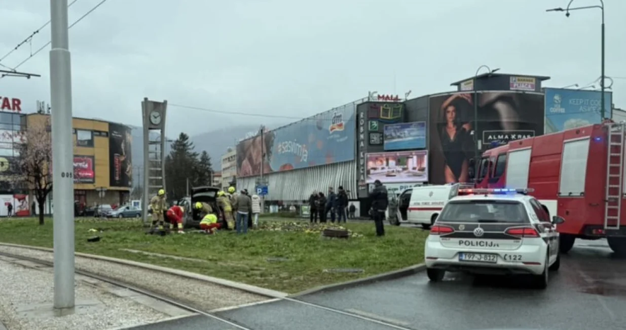 Nesreća na kružnom toku na ilidži/Čitatelj/Čitatelj Oslobođenja 