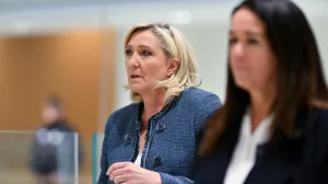 Pariz, Francuska - 31. mart 2025:Marine Le Pen, liderka krajnje desniДЌarske francuske stranke Nacionalno okupljanje, stigla je u zgradu suda u Parizu gdje Д‡e joj zajedno za stranaДЌkim kolegama biti izreДЌena presuda zbog pronevjere fondova EU (Mustafa YalГ§Д±n - Anadolu Agency)/