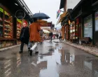 Vremenska prognoza, Sarajevo, Baščaršija, kiša, kišovito vrijeme, kišobrani, vrijeme/Senad Gubelić/