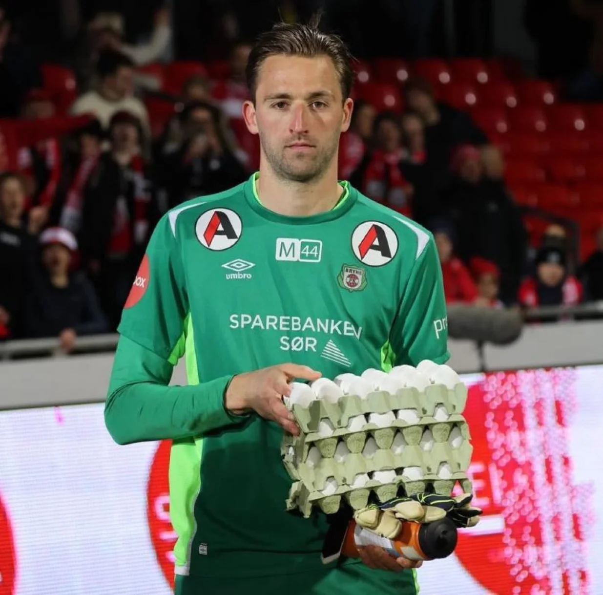 Jan de Boer pozira sa nagradom