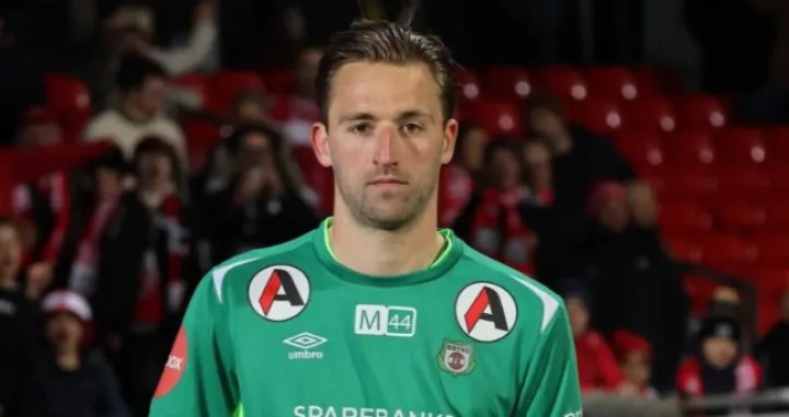 Jan de Boer pozira sa nagradom