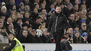 epa10384269 Roberto De Zerbi manager of Brighton & Hove Albion during the English Premier League soccer match between Brighton & Hove Albion FC and Arsenal London in Brighton, Britain, 31 December 2022. EPA/Vince Mignott EDITORIAL USE ONLY. No use with unauthorized audio, video, data, fixture lists, club/league logos or 'live' services. Online in-match use limited to 120 images, no video emulation. No use in betting, games or single club/league/player publications