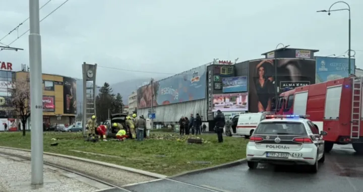 Nesreća na kružnom toku na ilidži/Čitatelj/Čitatelj Oslobođenja 