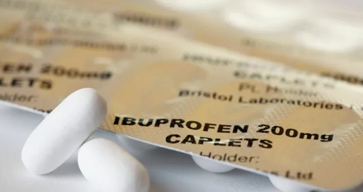 ibuprofen ilustracija/