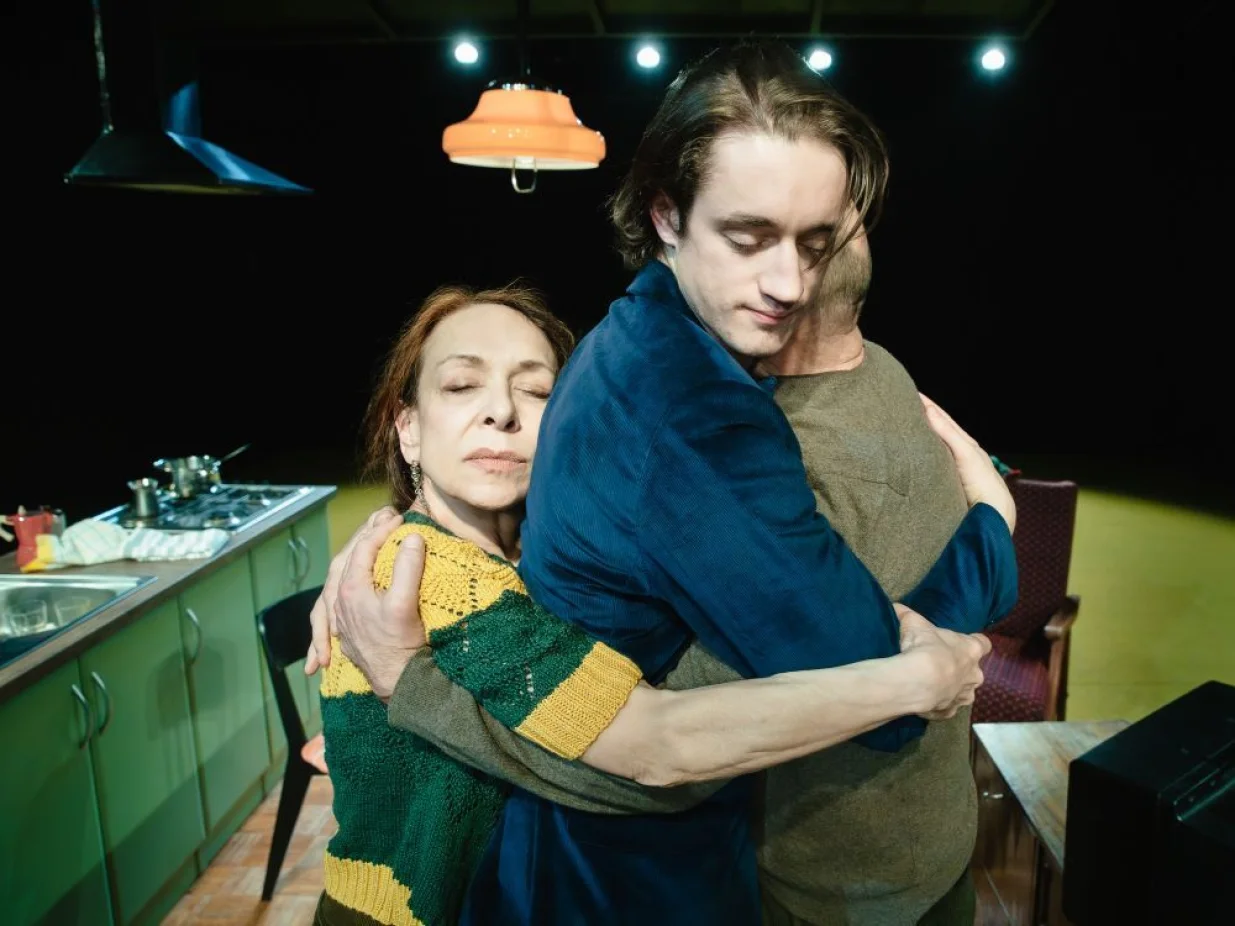 Predstava "Sin, majka i otac sjede za stolom i dugo šute"/Marko Ercegović/