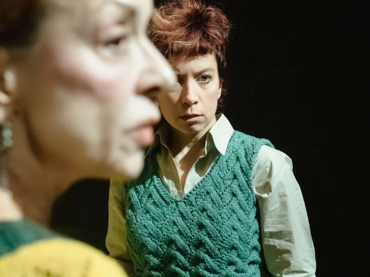 "Sin, majka i otac sjede za stolom i dugo šute"/Marko Ercegović/