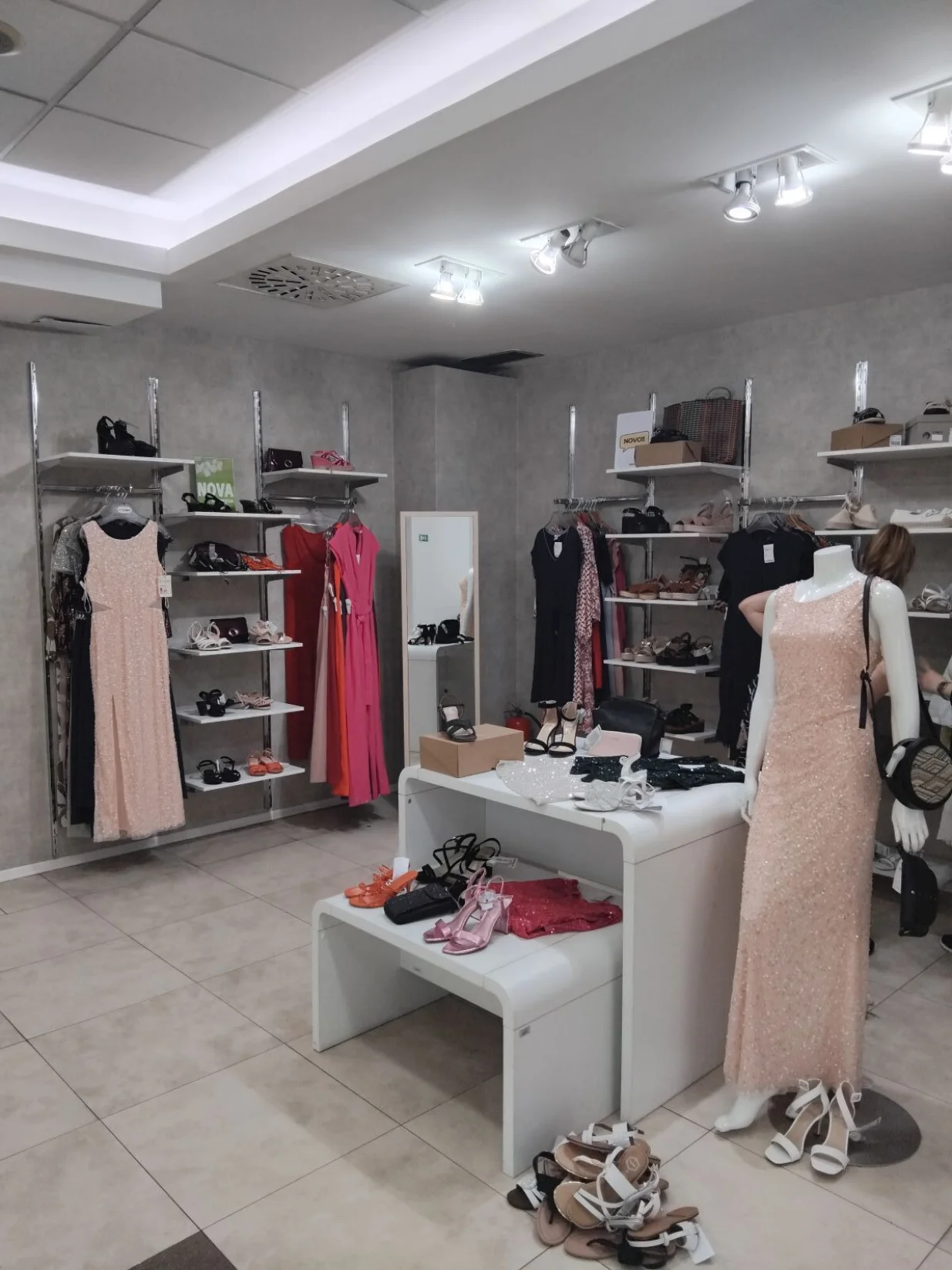 Prodavnica maturskih haljina/Oslobođenje/