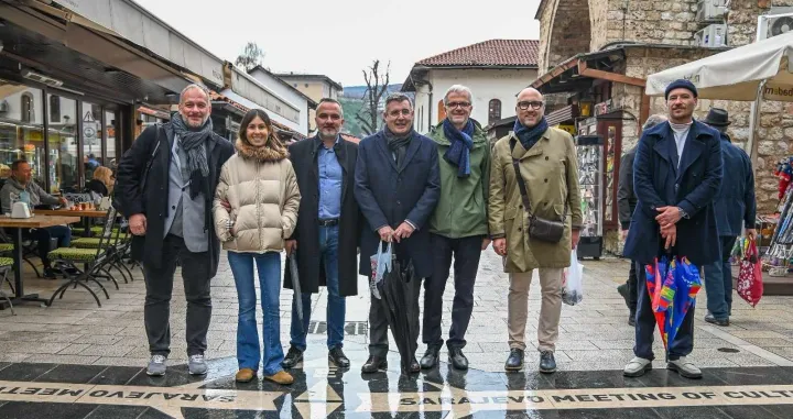 foto za tekst direkni let za španiju/-