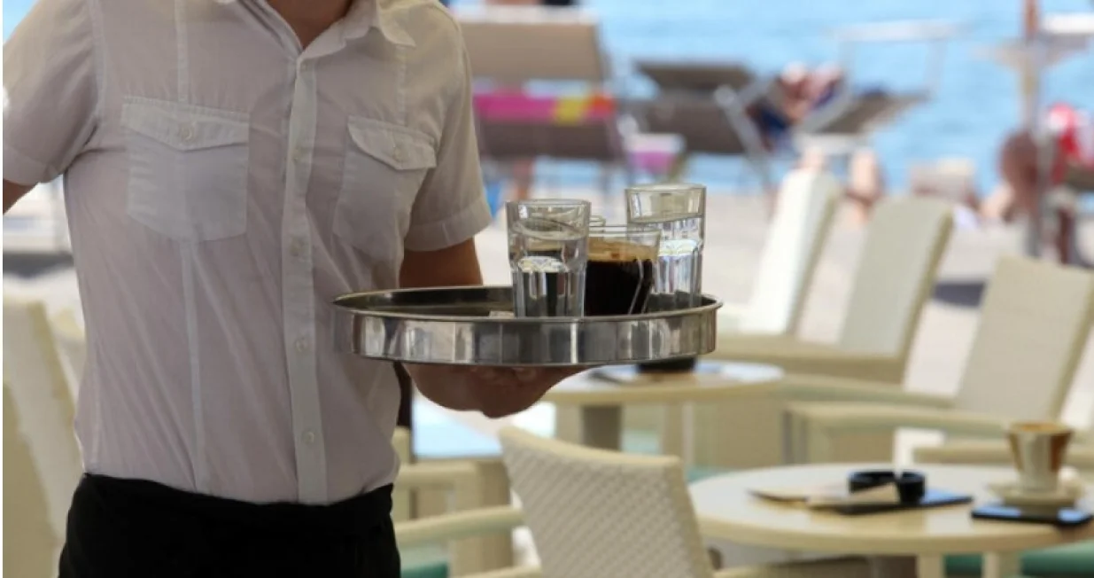 more sezona konobari rad hrvatska/Ilustracija/