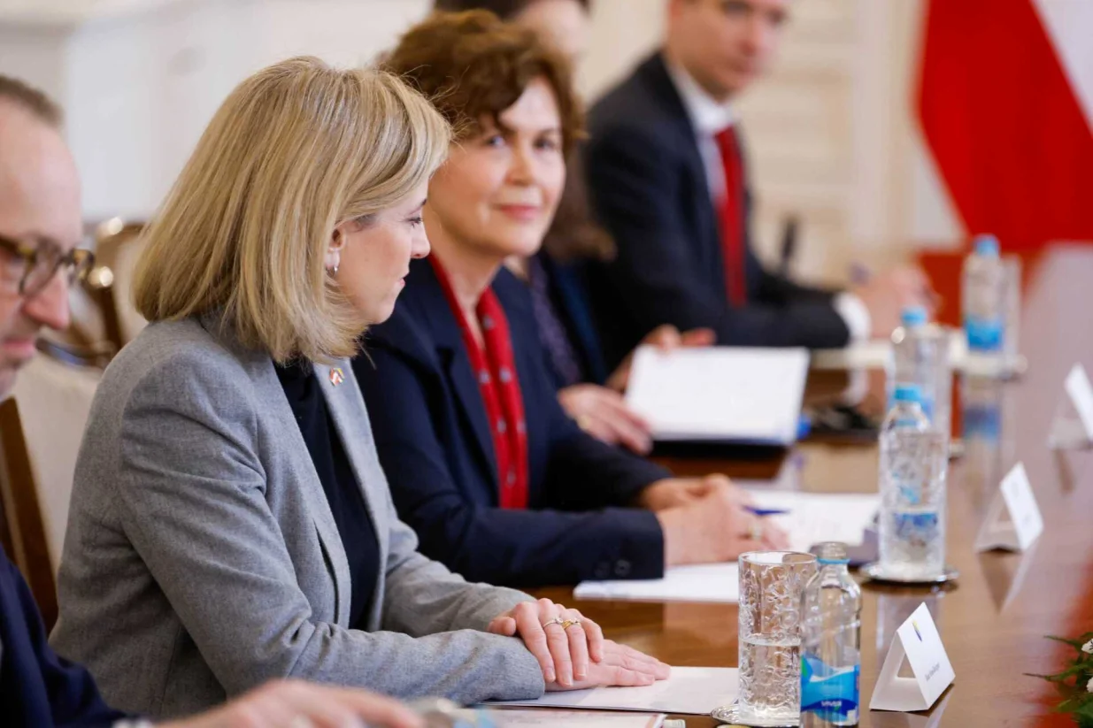 Član Predsjedništva BiH dr. Denis Bećirović razgovarao je sa saveznom ministricom za evropske i međunarodne poslove Republike Austrije Beatom Meinl-Reisinger/Damir Deljo