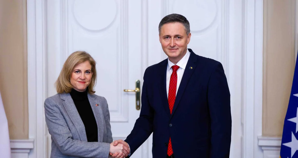 Član Predsjedništva BiH dr. Denis Bećirović razgovarao je sa saveznom ministricom za evropske i međunarodne poslove Republike Austrije Beatom Meinl-Reisinger/Damir Deljo