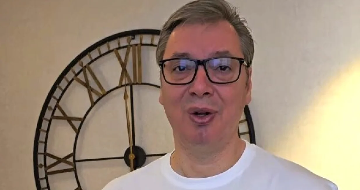 Aleksandar Vučić u majici "I ja sam Ćaci"/Screenshot