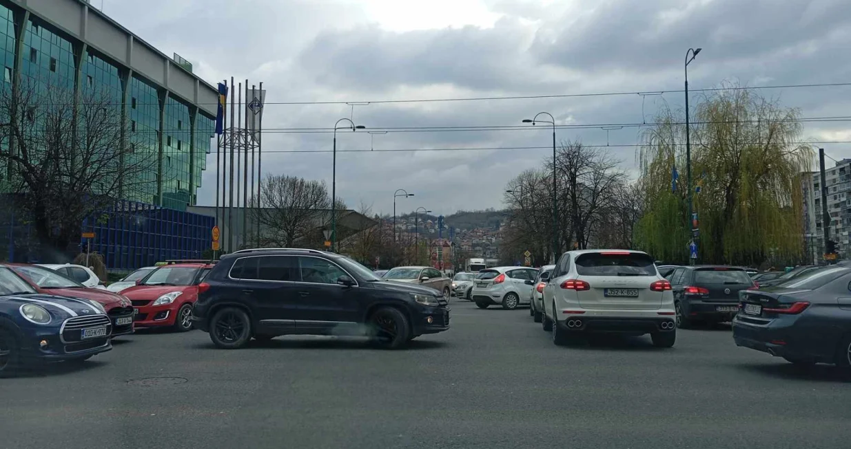 Saobraćajni kolaps u Sarajevu, semafori ne rade/B. A.