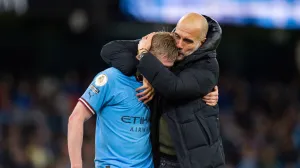 epa10288341 Manchester City manager Pep Guardiola celebrates with Manchester City's Kevin De Bruyne after the English Premier League soccer match between Manchester City and Fulham at the Etihad in Manchester, Britain, 05 November 2022. EPA/PETER POWELL EDITORIAL USE ONLY. No use with unauthorized audio, video, data, fixture lists, club/league logos or 'live' services. Online in-match use limited to 120 images, no video emulation. No use in betting, games or single club/league/player publications