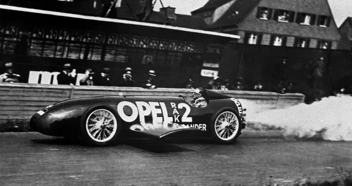 jedan od najuspješnijih njemačkih brendova koji danas posluje u okvirima Stellantis grupacije, Opel na jedinstven način obilježava 125 godina proizvodnje automobila u svojim njemačkim pogonima… SDTGsdgs/