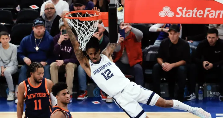 epa10333513 Memphis Grizzlies guard Ja Morant in action against the New York Knicks in the first half of the NBA basketball game between the Memphis Grizzlies and the New York Knicks at Madison Square Garden in New York, New York, USA, 27 November 2022. EPA/JASON SZENES SHUTTERSTOCK OUT