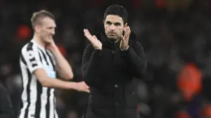 epa10387836 Arsenal manager Mikel Arteta applauds fans after the English Premier League soccer match between Arsenal London and Newcastle United in London, Britain, 03 January 2023. EPA/Neil Hall EDITORIAL USE ONLY. No use with unauthorized audio, video, data, fixture lists, club/league logos or 'live' services. Online in-match use limited to 120 images, no video emulation. No use in betting, games or single club/league/player publications
