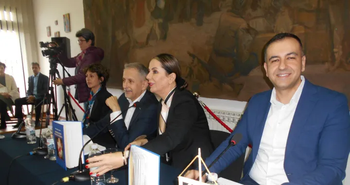 Promocija knjige "Hirurgija kroz prikaze slučajeva" autorice prof. dr. med. sci. Mirhe Agić održana je u Ateljeu "Ismet Mujezinović" u Tuzli/Duška Rebić