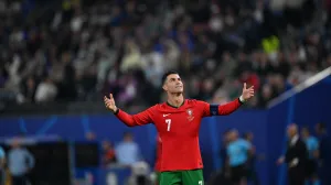 Hamburg, Njemačka - 5. jul 2024: Portugalac Cristiano Ronaldo reaguje tokom četvrtfinalnog susreta EURO 2024 izmešu Portugala i Francuske, na stadionu Volksparkstadion u Hamburgu. (Hesham Elsherif - Anadolu Agency)