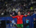 Hamburg, Njemačka - 5. jul 2024: Portugalac Cristiano Ronaldo reaguje tokom četvrtfinalnog susreta EURO 2024 izmešu Portugala i Francuske, na stadionu Volksparkstadion u Hamburgu. (Hesham Elsherif - Anadolu Agency)