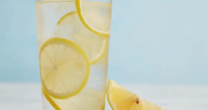 voda s limunom/Picasa