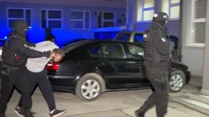 Sa ranijeg privođenje Lazarevića/MUP RS/Arhiv//