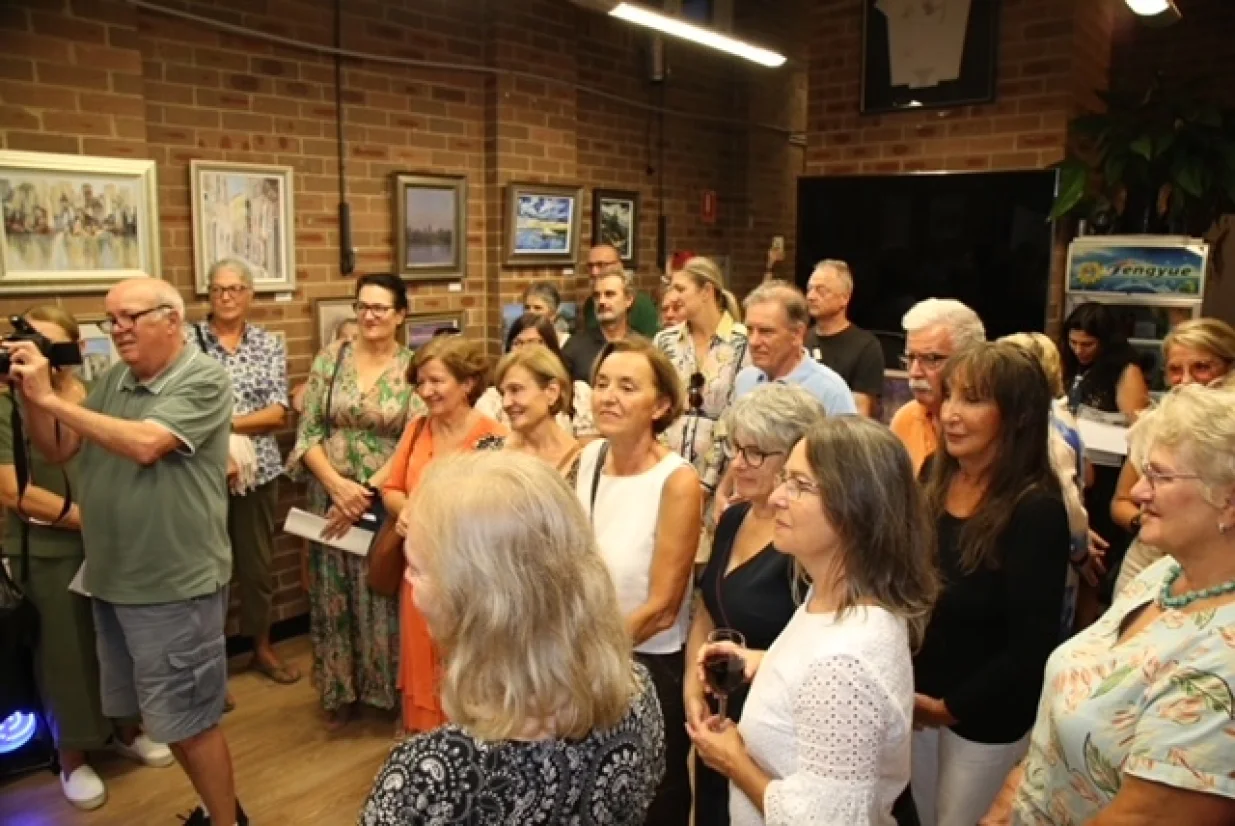 Izložba slika Senke Divljan u Sydneyu//